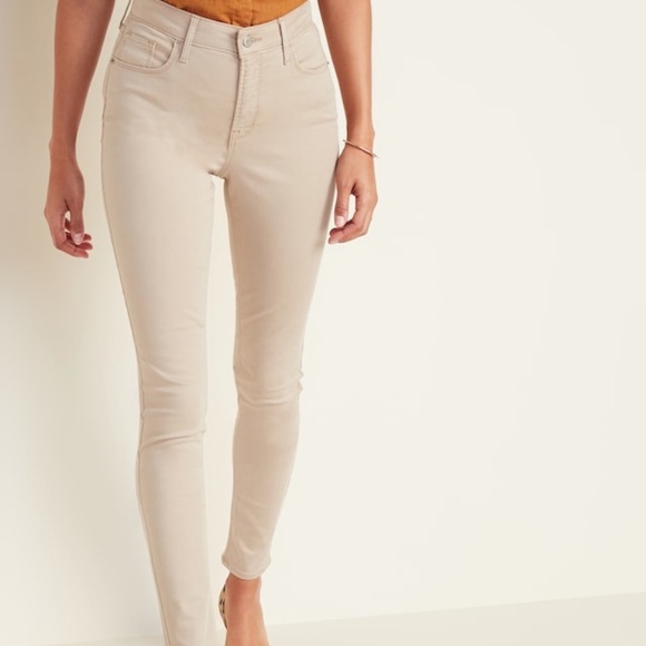 Old Navy Pants - Women’s skinny khakis